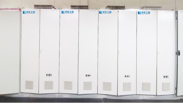 PLC控制柜制作要求解析：華東工控如何以高標(biāo)準(zhǔn)打造工業(yè)控制核心