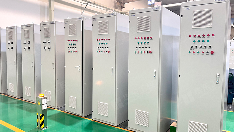 PLC控制柜定制關(guān)鍵因素解析：華東工控為您的工業(yè)自動化保駕護航