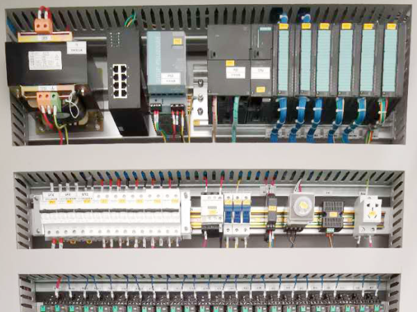 PLC柜細(xì)節(jié)5.png